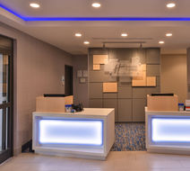 Holiday Inn Express & Suites Bryant West Lobby