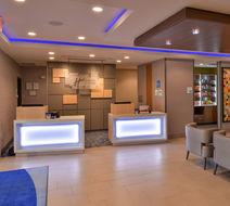 Holiday Inn Express & Suites Bryant West Lobby
