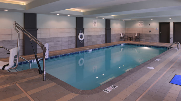 Holiday Inn Express & Suites Bryant West Pool