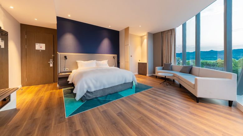 <b>Holiday Inn Express Yichang Riverside Room</b>. Images powered by <a href="https://www.leonardoworldwide.com/" title="Leonardo Worldwide" target="_blank">Leonardo</a>.