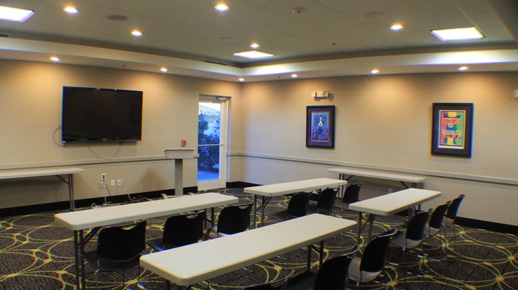 Holiday Inn Express & Suites Gonzales Meeting