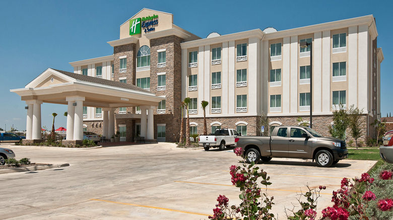 <b>Holiday Inn Express & Suites Pearsall Exterior</b>. Images powered by <a href="https://www.leonardoworldwide.com/" title="Leonardo Worldwide" target="_blank">Leonardo</a>.