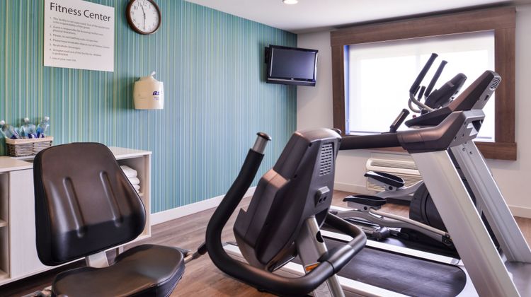 Holiday Inn Express Hotel & Suites Health Club