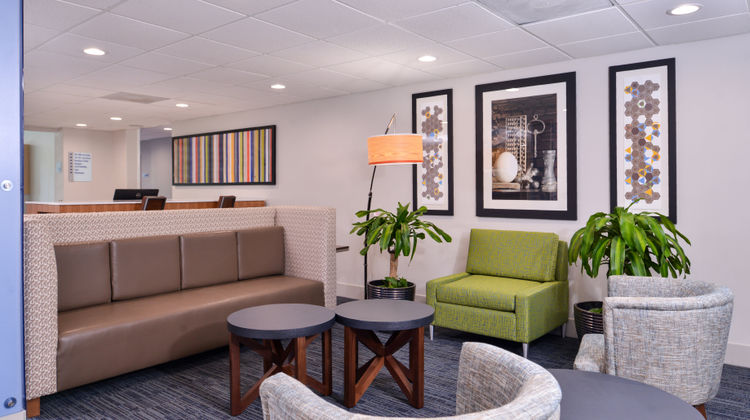 Holiday Inn Express Hotel & Suites Lobby