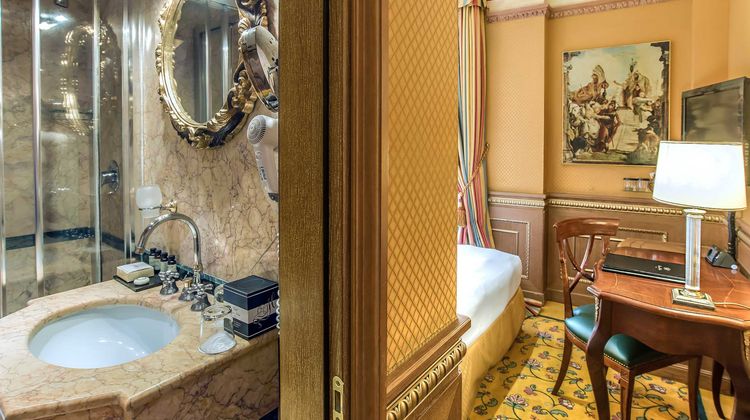 River Palace Hotel Room