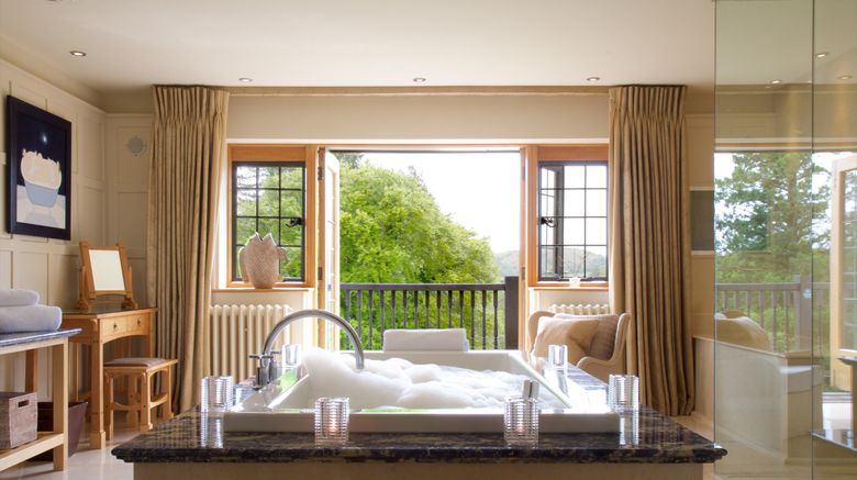 <b>Gidleigh Park Suite</b>. Images powered by <a href="https://www.leonardoworldwide.com/" title="Leonardo Worldwide" target="_blank">Leonardo</a>.