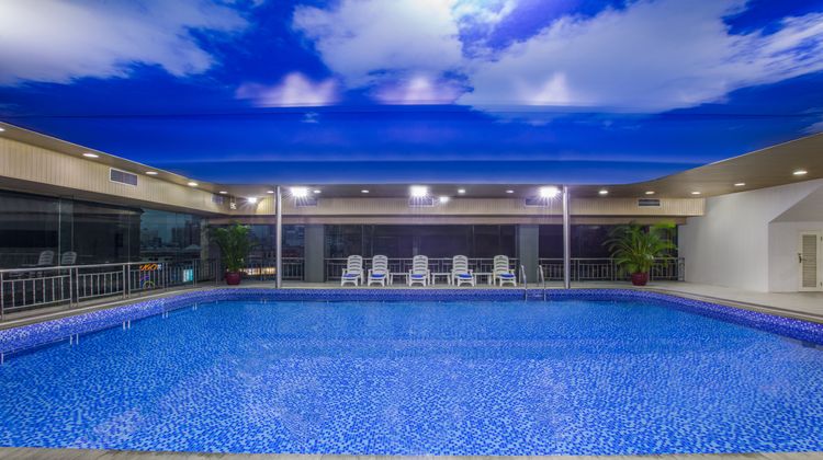 Crowne Plaza Hotel City Center Ningbo Pool