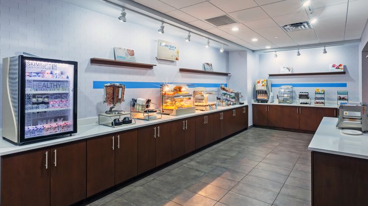 Holiday Inn Express & Suites Coffeyville Restaurant
