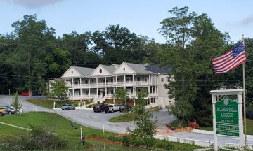 Acorn Hill Lodge