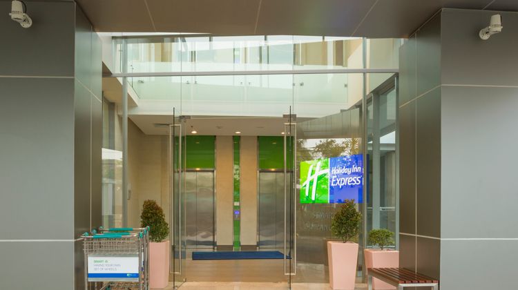 Holiday Inn Express Semarang Simpang Exterior