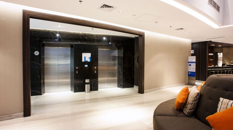 Holiday Inn Express Surabaya CenterPoint Lobby