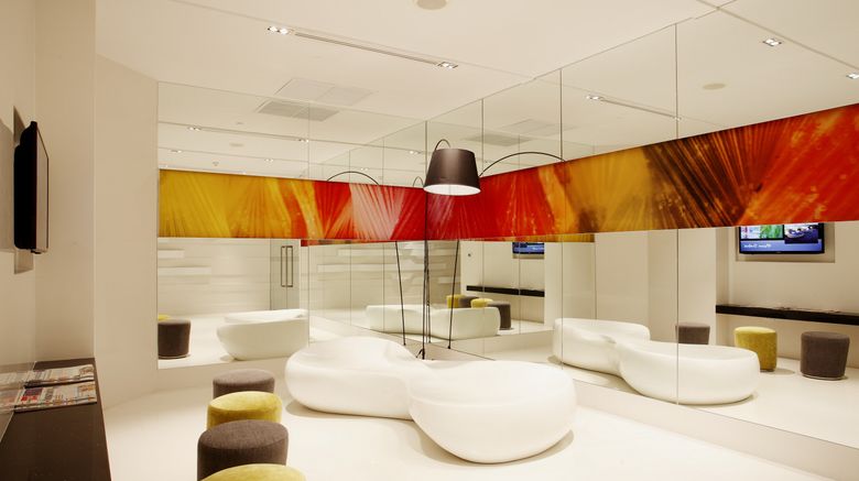 Centara Watergate Pavillion Hotel Lobby. Images powered by <a href="https://www.leonardoworldwide.com" target="_blank" rel="noopener">Leonardo</a>.