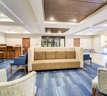 Holiday Inn Express & Suites Foley Lobby