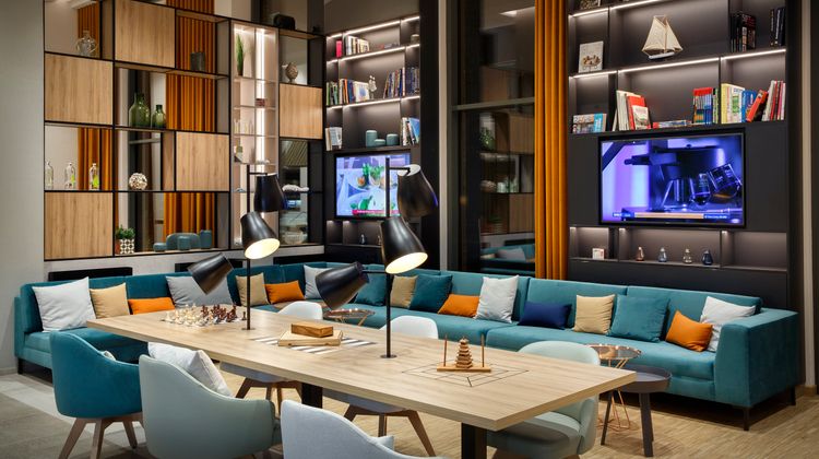 Holiday Inn HafenCity Lobby