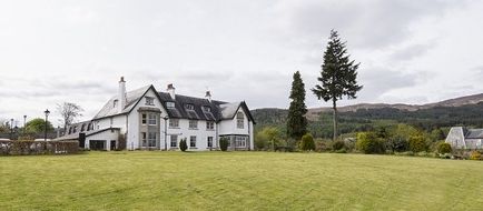 The Lovat Loch Ness Exterior