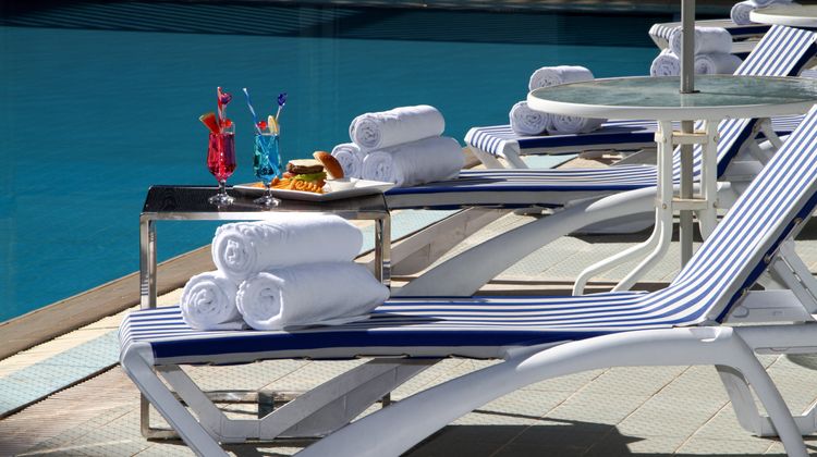 Holiday Inn Tabuk Pool
