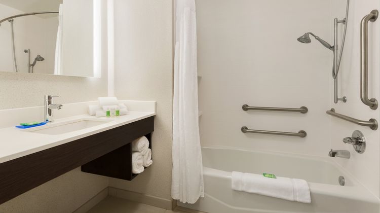 Holiday Inn Express Hotel & Suites Shawn Room