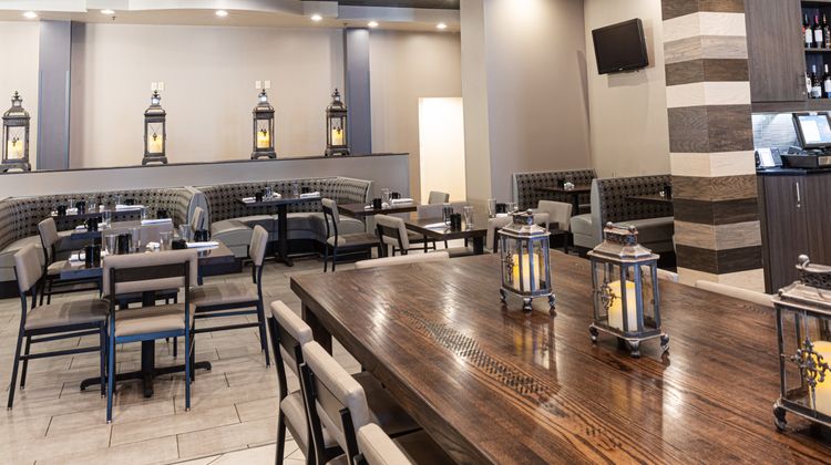 Holiday Inn St. Louis Airport West Restaurant