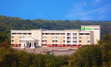 Holiday Inn Express Cincinnati-West