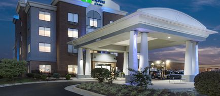 Holiday Inn Express Hotel & Suites Exterior
