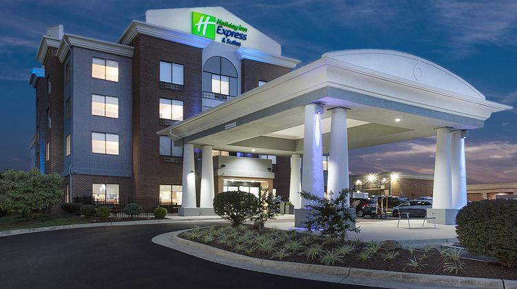 Holiday Inn Express Hotel & Suites Exterior