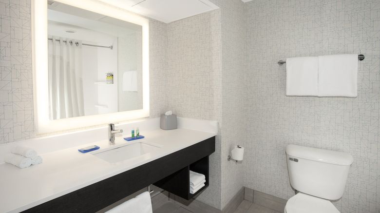 <b>Holiday Inn Express Hotel & Suites Room</b>. Images powered by <a href="https://www.leonardoworldwide.com/" title="Leonardo Worldwide" target="_blank">Leonardo</a>.