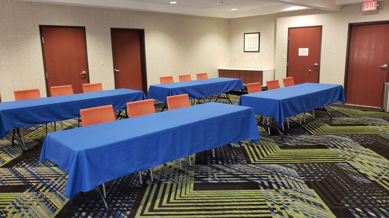 <b>Holiday Inn Express Meeting</b>. Images powered by <a href="https://www.leonardoworldwide.com/" title="Leonardo Worldwide" target="_blank">Leonardo</a>.