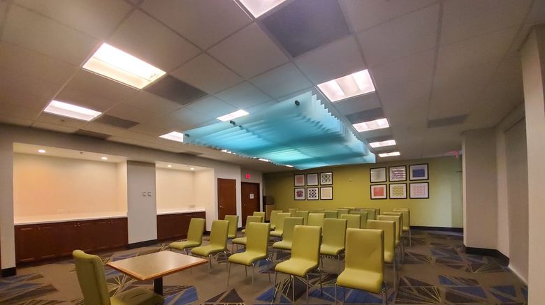 <b>Holiday Inn Express Meeting</b>. Images powered by <a href="https://www.leonardoworldwide.com/" title="Leonardo Worldwide" target="_blank">Leonardo</a>.