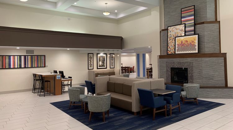 Holiday Inn Express & Suites Gunnison Lobby