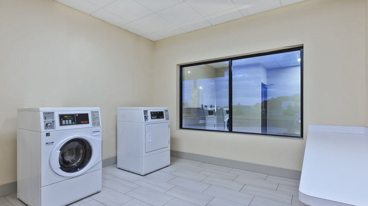Holiday Inn Express & Suites Painesville Other