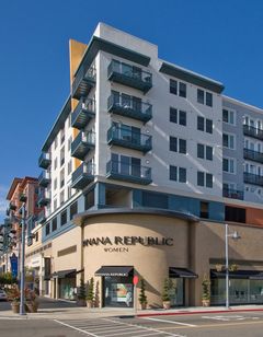 AVE Emeryville at Bay Street Hotel