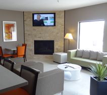 Holiday Inn Express Kansas City Lobby