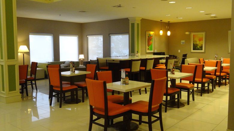 <b>Holiday Inn Express Kansas City Restaurant</b>. Images powered by <a href="https://www.leonardoworldwide.com/" title="Leonardo Worldwide" target="_blank">Leonardo</a>.