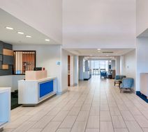 Holiday Inn Express Hotel & Suites Lobby