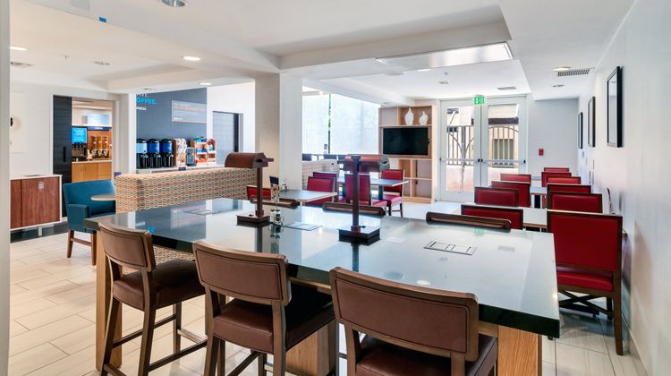 Holiday Inn Express Hotel & Suites Restaurant
