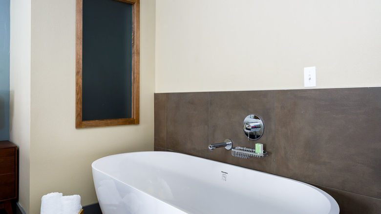 <b>The Coho Oceanfront Lodge Room</b>. Images powered by <a href="https://www.leonardoworldwide.com/" title="Leonardo Worldwide" target="_blank">Leonardo</a>.