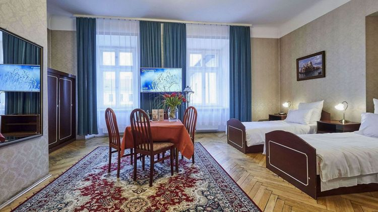 Pollera Hotel Room