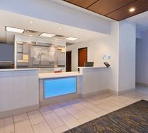 Holiday Inn Express & Suites Cleveland Exterior
