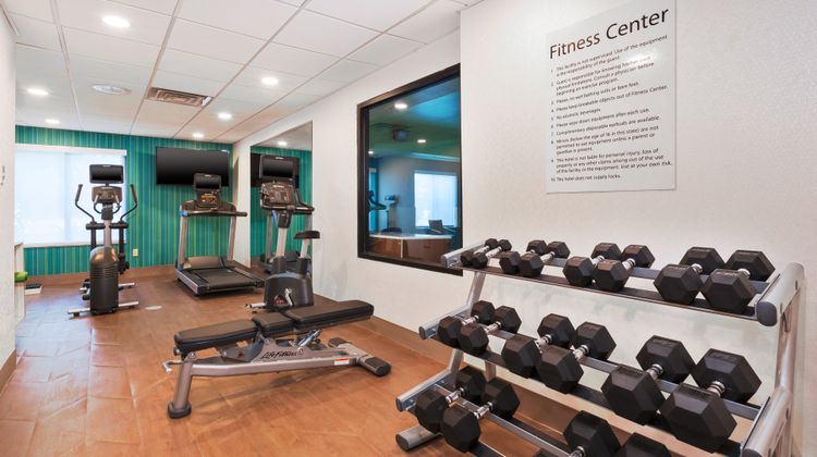 Holiday Inn Express & Suites Cleveland Health Club