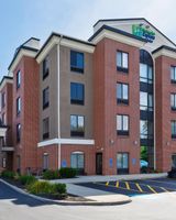 Holiday Inn Express & Suites Cleveland