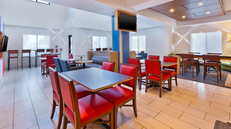 <b>Holiday Inn Express & Suites Cleveland Restaurant</b>. Images powered by <a href="https://www.leonardoworldwide.com/" title="Leonardo Worldwide" target="_blank">Leonardo</a>.