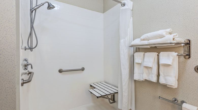 <b>Holiday Inn Express & Suites Cleveland Room</b>. Images powered by <a href="https://www.leonardoworldwide.com/" title="Leonardo Worldwide" target="_blank">Leonardo</a>.