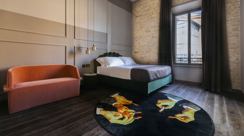 <b>Chapter Roma Room</b>. Images powered by <a href="https://www.leonardoworldwide.com/" title="Leonardo Worldwide" target="_blank">Leonardo</a>.