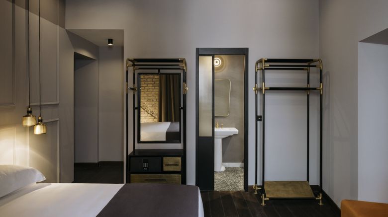 <b>Chapter Roma Room</b>. Images powered by <a href="https://www.leonardoworldwide.com/" title="Leonardo Worldwide" target="_blank">Leonardo</a>.