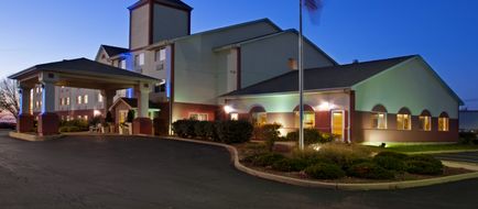 Holiday Inn Express Exterior