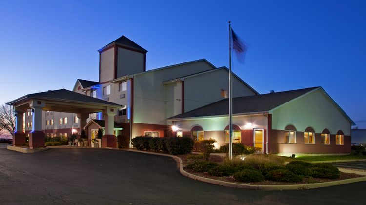 Holiday Inn Express Exterior