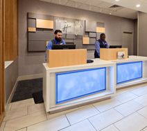 Holiday Inn Express Los Angeles Lobby