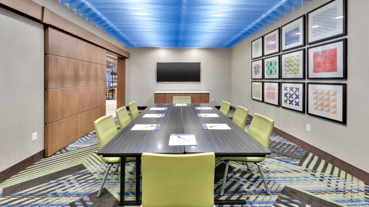 Holiday Inn Express Yukon Meeting