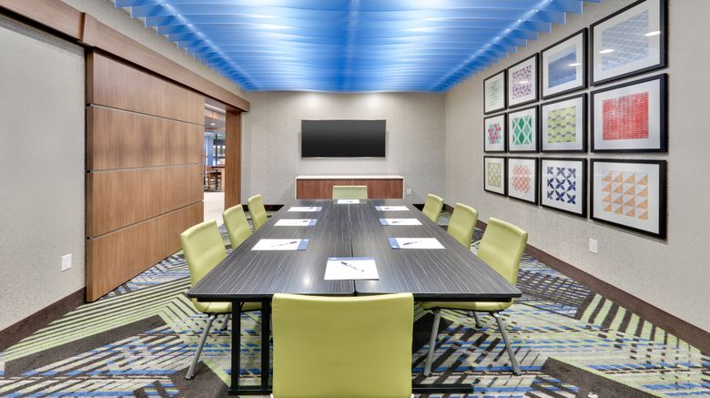 <b>Holiday Inn Express Yukon Meeting</b>. Images powered by <a href="https://www.leonardoworldwide.com/" title="Leonardo Worldwide" target="_blank">Leonardo</a>.
