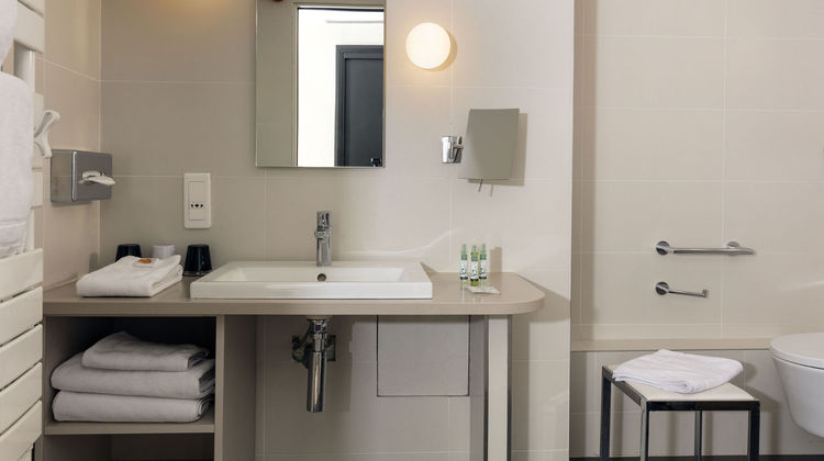 Yllen Eiffel Hotel Room